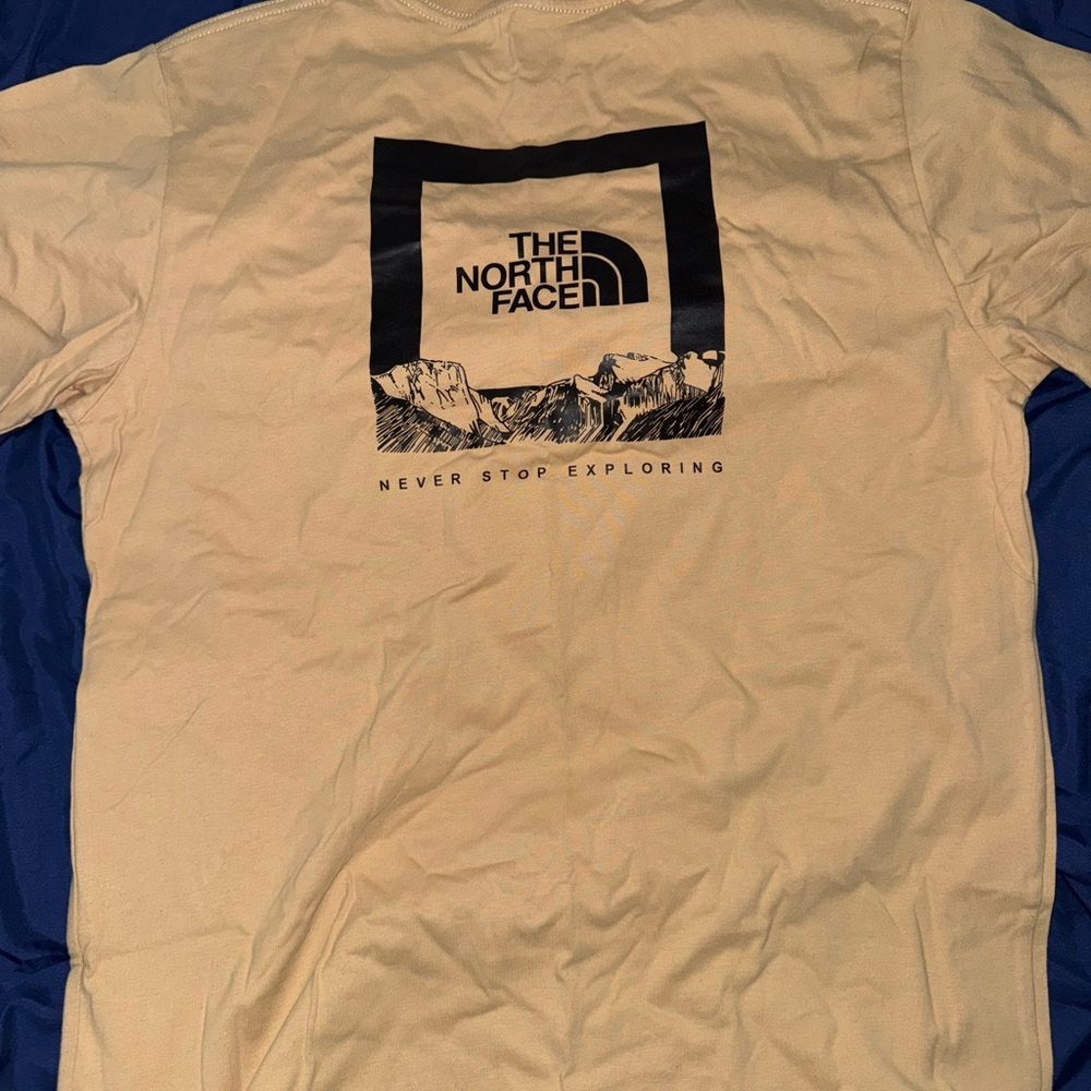 North Face NUPTSE beige print tee